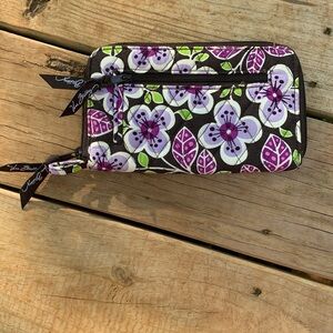 NWOT VERA BRADLEY WALLET